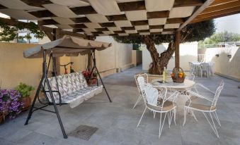 Garden House by Estia
