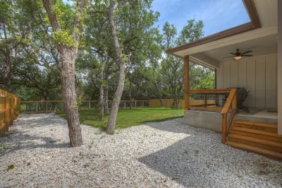 Pristine 3-Bedroom Home Near Canyon Lake! Hôtels à : Canyon Lake