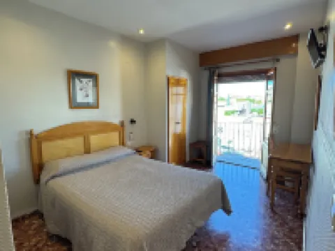 L'Oncle Pere Habitacions Hotels in Ribera Alta