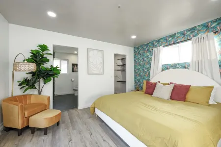 SD Lux Oasis: Theatre, Spa, 14Beds, AC, Sleeps 20+