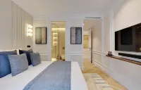 LUXE- A PERFECT BLEND OF CHARM, COMFORT & MODERNITY SAINT GERMAIN- RUE DE RENNES Hotels in Paris