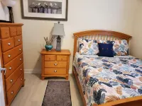 Amazing Waterfront Condo - 2 bedroom 2 bath - Large Balcony   Comfortable Condo Hotels in Seminole