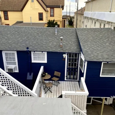 Stand-alone cottage, ocean view, seconds to beach, and short walk to downtown!