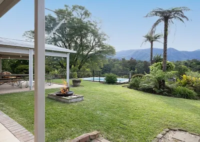 Never Never Cottage Hotels near Emporium Bellingen