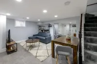 Clean&Cozy English Basement