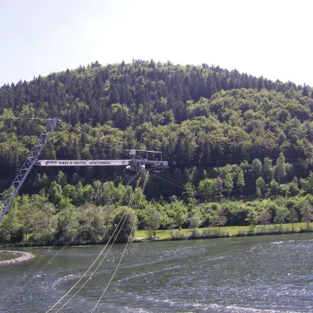 beautifully furnished apartment right on the lake Hillebachstausee