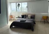 Studio with marvelous view in San Juan, PR-beachfront at Condado, AC, WiFi, Pool