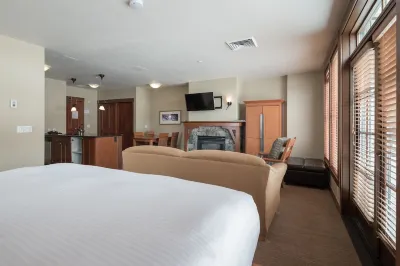Squaw Valley, Village at Squaw Valley, ski in/out large studio, full kitchen.