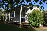 Quail Cottage - Quaint, Cosy, Peaceful and Private