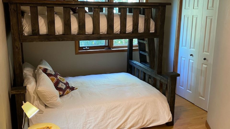 Folding Mountain Chalet - Jasper East