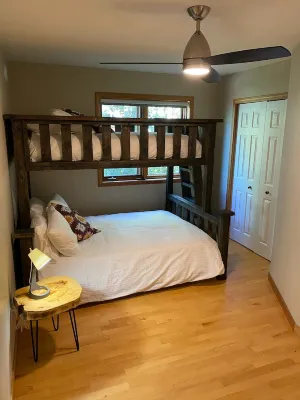 Folding Mountain Chalet - Jasper East