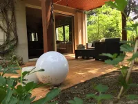 Chalet Ambience with Large Garden | 15 Min Munich City | 10 Min Oktoberfest Hotels in Grafelfing