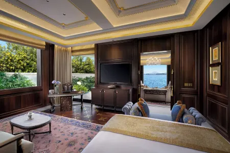 The Leela Palace Udaipur Отели рядом с достопримечательностью «Джагдиш Темпл»