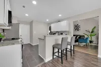 Plush Two Bedroom Retreat. A Home Away From Home!