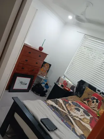 Safe secure home in a private court.  Close to airport n shopping centres city Отели в г. Анула