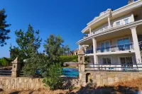 Private 5 bedroom villa in ovacik With heated pool and WIFI Hotels in 