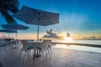 Tranquil Oceanfront 1BR Condo, Northshore,  Cozy place on the Caribbean.