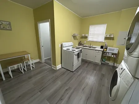 Cozy Condo/ Centrally Located