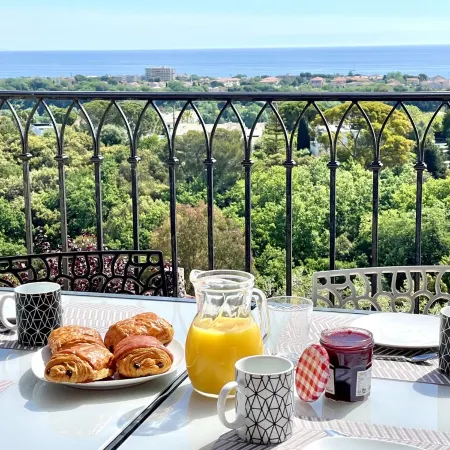 Villa Citadelle Great Views, Pool, Hot Tub, Pool Table, Gym Family/Friends Vacay