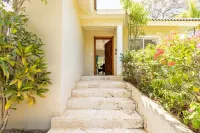 2 Bed 2 Bath Villa with Jacuzzi, High Speed Wi-Fi