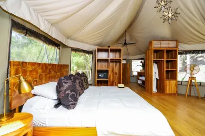 WAVEFRONT TEAK GLAMPING PARADISE