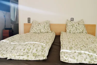 Vienna apartment with garden 弗洛裡茨多夫住宿飯店