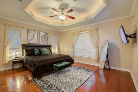 Chick & Modern Getaway Ranch - Lake Livingston View!