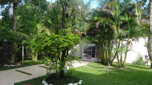 2. farm 500m2, duplex house, pool, lake, football field and barbecue. Hotels in Guapimirim