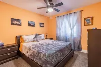 Sandalwood Cottage | Hot Tub | Walk to Beach | Firepit | Grand Bend & the Pinery - Wifi