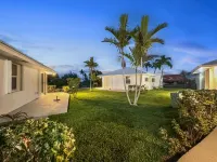 Golf Cart Included, Bimini Villa, Treasure Cay, Bahamas, 100 yards from beach Hotels near Great Abaco