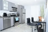 Modern Beachside Space - Near Boston/Airport/Train