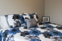 Cozy 2-Bedroom Townhome Close to Everything Hotel in zona East Carolina University