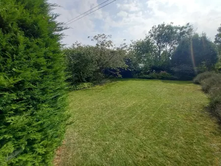 Historical, Characterful, Converted Old School House Отели рядом с достопримечательностью «St Michael’s Church»