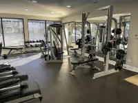 Newly renovated!! Oxford Condo - Old Taylor Place - Walk to Square and Campus