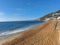 Beautiful modern 3 bedroom penthouse, a stone's throw from the beach. Hotel a Ventnor