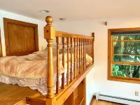 Beautiful Oceanfront House- Stunning Water Views Hotels in Harpswell