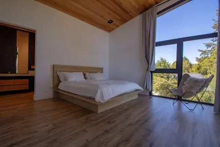 New Modern Home, Golf, Polo, Few Minutes From Catedral Ski Resort.