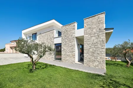 VILLA DOLCEA · Stylish villa with a private pool near Umag