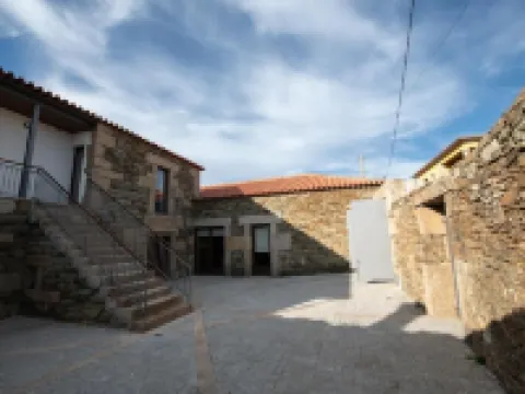 Old house restored in Douro, 5 km from Vila Real. Comfort and tranquility. Hotels in Vila Real