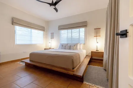 Inviting Apartment with Stunning Terrace & Daybed