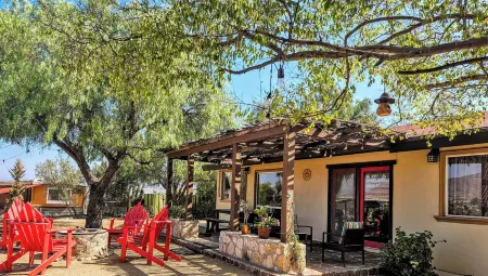 Beautiful, impeccable and safe home in the heart of Valle de Guadalupe. Отели рядом с достопримечательностью «Adobe Guadalupe Vineyards & Inn Aztec Breeding Farm»