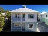Luxe 2 Bedroom Retreat. 1 block from Inter coastal. Walk to riverfront park.
