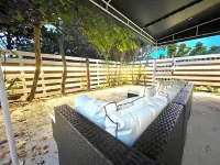 Four Shells - Your Home Away From Home on Paradise Island