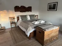 Romantic hillside hideaway with roof terrace and outstanding views