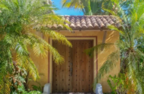 Beautiful Tropical House with Ocean VIEWS!