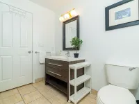 Welcome to Main floor 2 Bedrooms Suite A &10 minute walk from Metrotown Mall Hotels in Burnaby