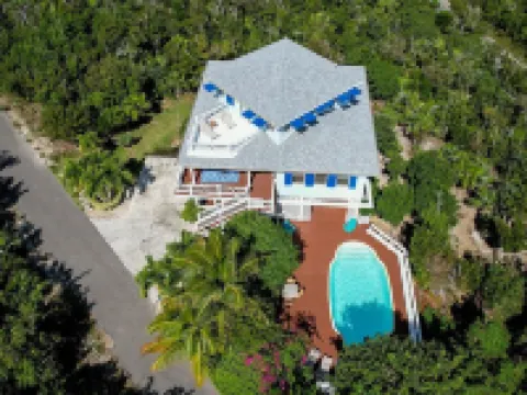 Blue Tang - Newly Renovated Bahamian Villa, minutes to the ocean! Hotels in Elbow Cay