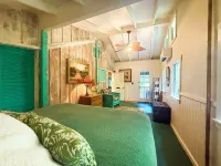 Charming, Romantic Beach Cottage at Anini Beach!  TVNC 1361 Hotel in zona Baia di Moloaa