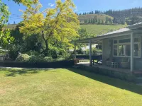 Pet friendly home located in the heart of historic Clyde township. Hotels in Clyde