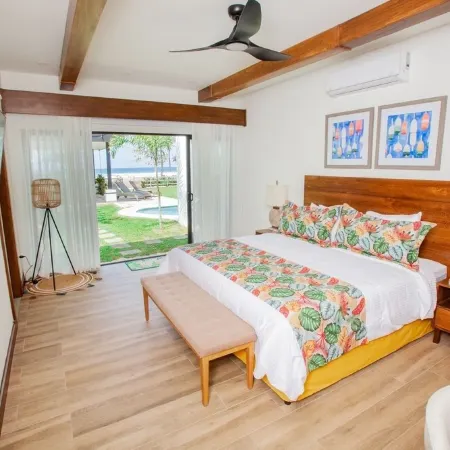 Stunning Oceanfront Getaway – Casa Del Mar, Playa Coyote!!